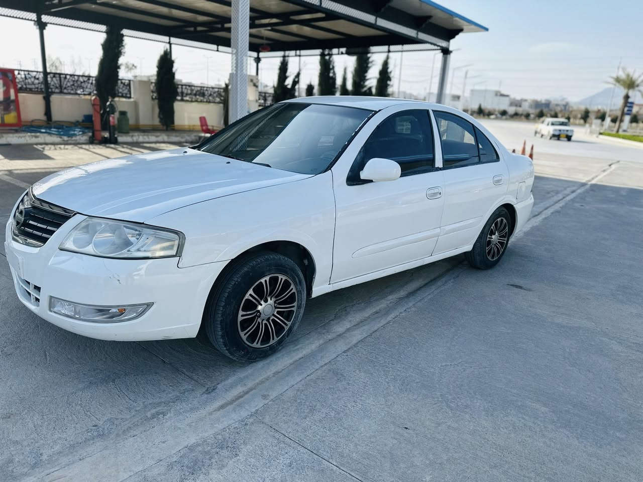 نیسان سەنی ۲٠٠۸
بڕاوە سپی 
نموونە لە جوانی 
گێڕ ئۆتۆماتیک 
دوو جام کارەبا 
گێڕ و مەکینە بەشەرت 
کارەبای بە شەرت 
سەیارەکە هی ماڵە 
مەسرەف کراو 
شوێن چوارقوڕنە__ڕانیە 
0750 112 31 21
0773 518 32 42
