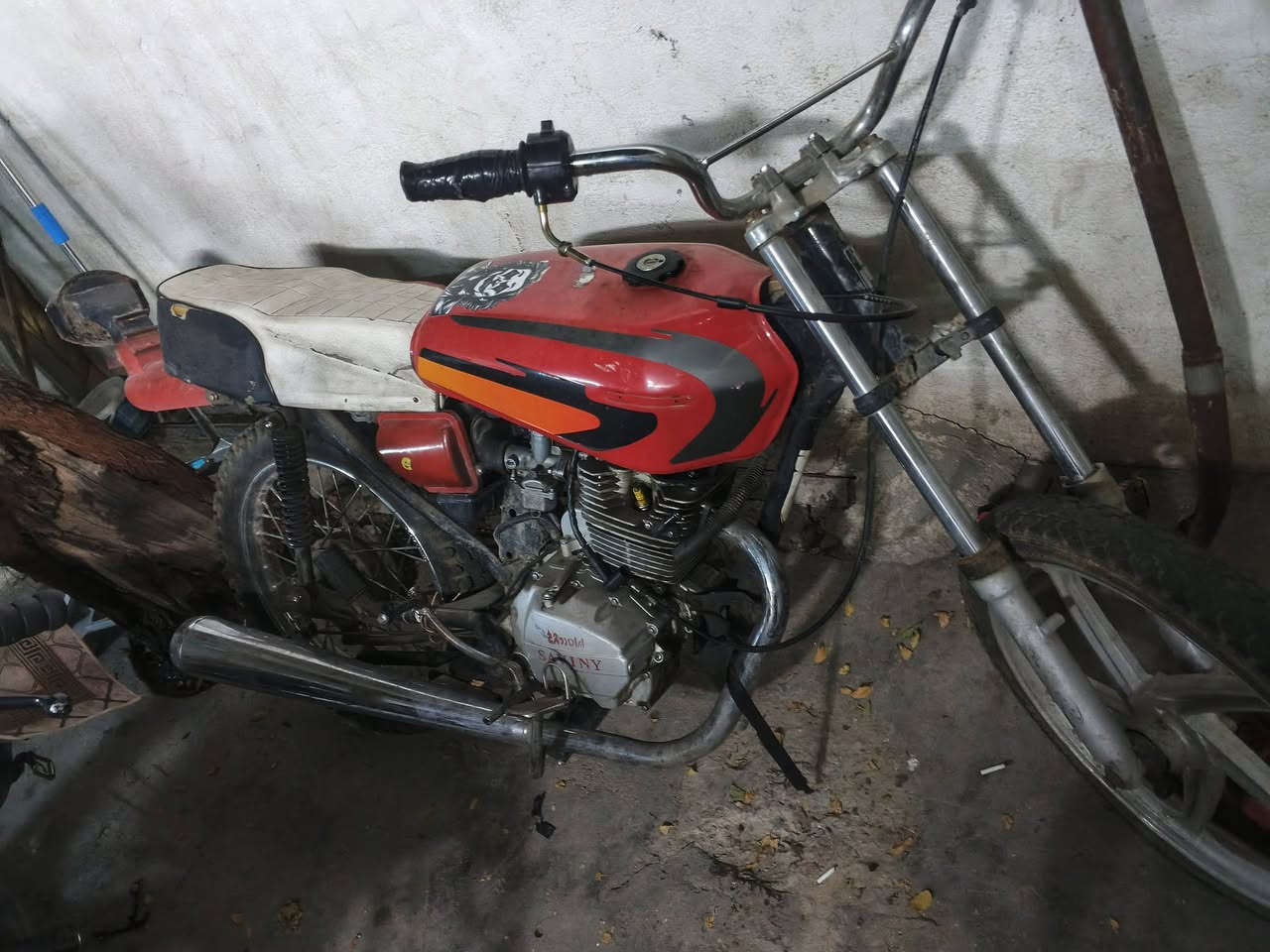 سلام عليكم دراجةة يراني خمسة كير للبيع دراجة نضيفةة فصلةة بيها شلعةة بس دراجة طافيةة بيها ولفات السعر 150 وبيها مجال والشراي خاص وهاذ رقمي ***********
