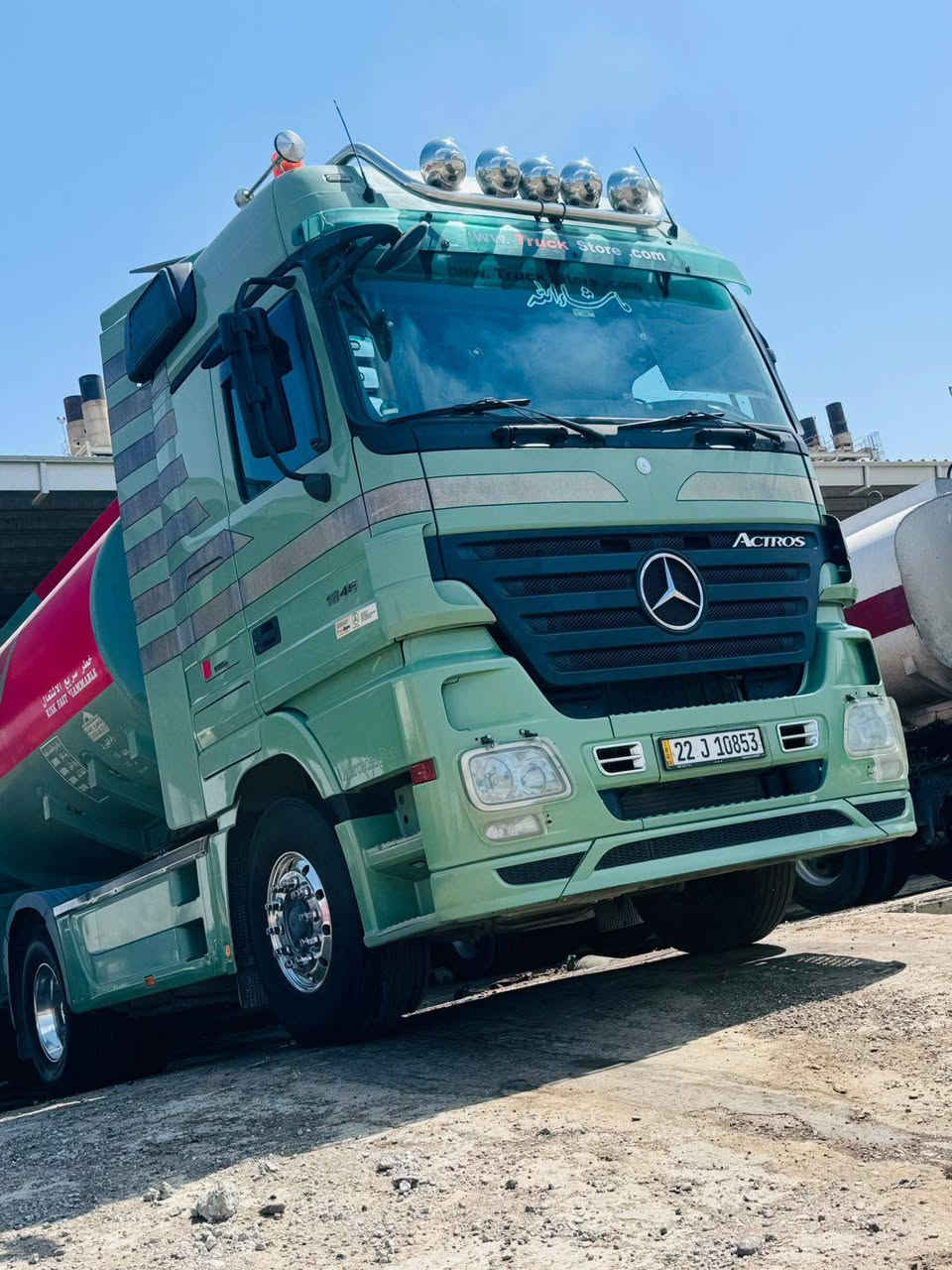 سلام عليكم اكتروز 1846 للبيع موديل 2006 سياره ادبلو رتايدر صاروخ تبريد خزن محور قصير اوتماتيك تانكي نهرو تخم تاير راس وعربانه JBS هزه فحص براد طوناج كله جديد سنويه تنتهي 2030 بسمي *********** مكاني صلاح الدين الدجيل
