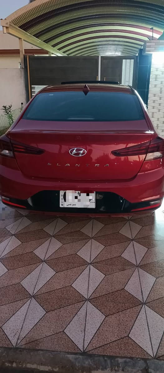 السلام عليكم النترا موديل 2020 وارد امريكي بيها قطعتين صبغ فقط بدون بارد بدون شخوضه السياره فول فاتحه بصمه رقم بابل السياره جاهزه من كل شيء مكان سياره بابل السعر 135 وبيها شويه قطعتين بدون دواخل رقم الهاتف ***********
