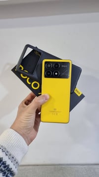 بوكو x6 pro 5g ذاكرة 512 نظافة ١٠٠ بالمئة اشتريته وتاركه وهسه اريد ابي...