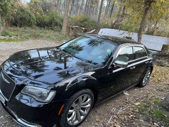 أوباما 2016
السعر موجود والمجال بسيط رجاءاً الي يخابر يعامل بالمعقول والي ميعجبة السعر يتمنالنة التوفيق 

 C300 بلاتينيوم كلين 2016
الموصفات:

رادار امامي
حساس امامي
حساس خلفي
حساس ماسحات للمطر
تشغيل عن بعد
اشاير بالمري
نقطة عمياء
مري قلاب
مثبت سرعة
كشن ذاكرة
بانوراما
بردة خلفية
كشنات امامي تدفئة تبريد
كشنات خلفي تدفئة
داخل بيجي
وباقي الموصفات معروفة كلشي بالاوباما موجود بيها عدا الشفتات
رقم الشاصي موجود وباقي التفاصيل بالخاص
بيها طخة اربع اصابع بالعراق موجود تعديل بارد بالصور
عداد المسافة 114.000mi
السعر 260$ 
موجود ماسنجر واتساب واذا تحب اتصل وتدلل
***********
مكان السيارة ديالى بعقوبة
