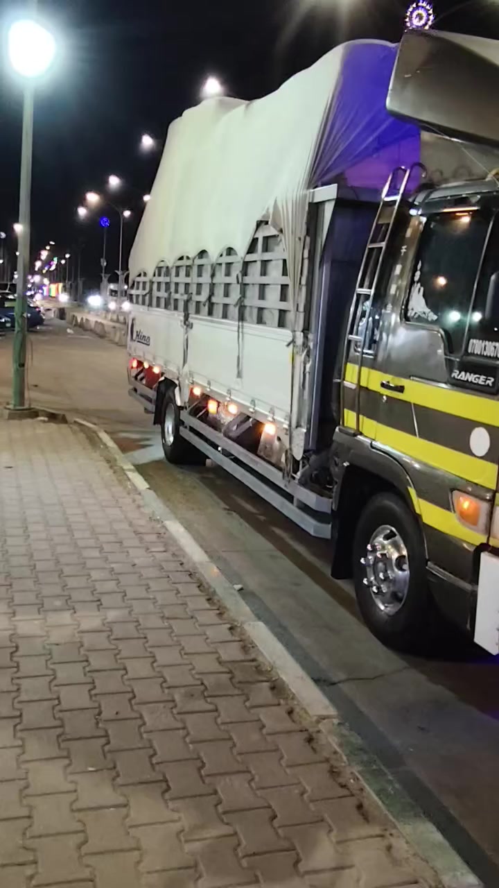 السلام عليكم هينو ابو لشفه رقم نجف بسمنه2001معلايه 13بيه كتاب تثبيت يعني مداور ثاني يوم   سياره كفاله عامه طول 6وربع بلادي صفاح 60 مكينهه 80فول عادي مكفوله سبانه مامحطوط عليهه سياره جاهزه من كلشي تبريد ثلج سعره 250وبيه مجال مكان السياره الشطره***********
