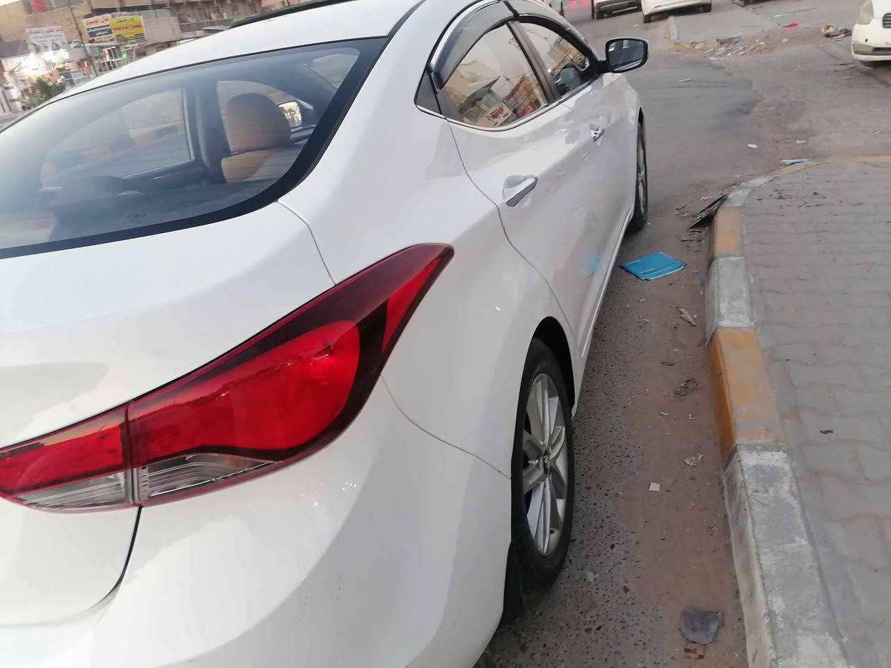 النترا خليجي موديل 2015
رقم اربيل الماني
مكفولة من الصبغ والضربة 
فول مواصفات من عدا البصمة 

فتحة
مري شفط 
اربعة دسك 
يدات نيكل 
تحكم ستيرن 
مثبت سرعة 
تبريد تدفئة شغال
حدادية جاهزة
تخم تاير جديد 
باتري جديد 

رقم صاحب سيارة: ***********
