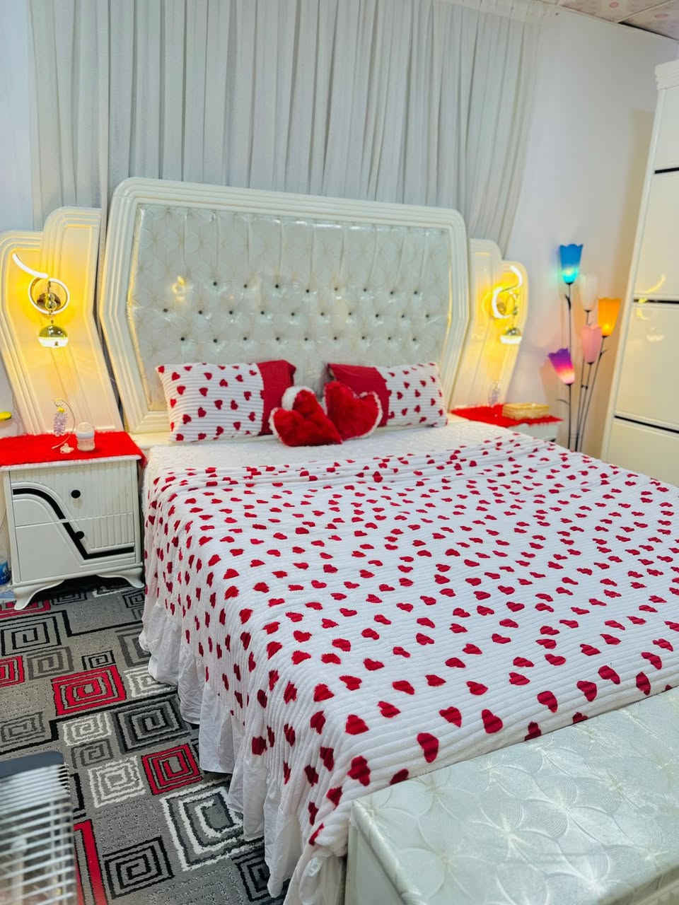 غرفه نوم للبيع 
السعرمليون800
عنوان بعقوبه السكك
***********

