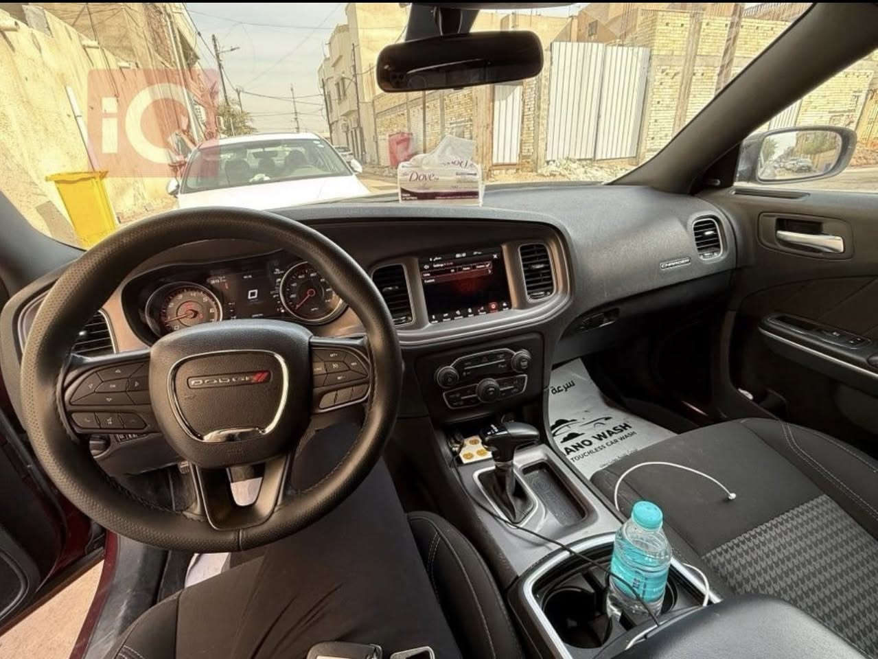 تشارجر وارد امريكي ماشية 32 الف كيلوا متر حقيقي 
ضربتها كما موضح في الصورة وبيها بعد طعجة خفيفة بل جاملغ الايمن الخلفي  الباقي كفالة السياره 
ما متعوبة ما شايفة حتى الاربعين كيلوا مال البصرة 
مكاني بصرة حكيمية ***********
رايدها 305 ورقه
