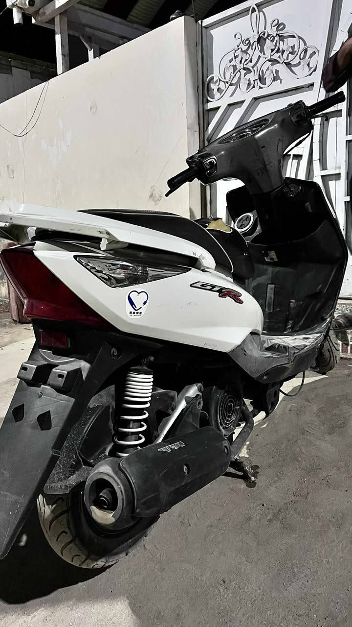 السلام عليكم
ثعلب نوزل للبيع 

دراجه غير شغاله ما اعرف شبيه نار واصله بانزين واصل وكم موجود عل اغلب مشكله بل جويتر 

السعر ٤٠٠ ومجال قليل للطيبين 

مكان ديوانيه شافعيه مركز 

الرقم والاستفسار

***********
