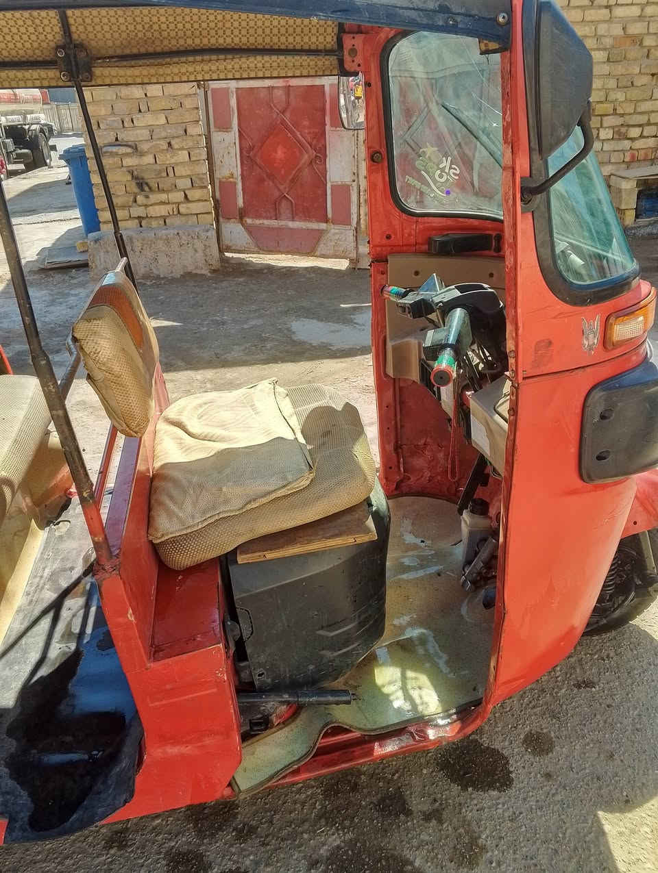 السلام عليكم تكتك للبيع 2017اوراقهه كامله مع الوصل فقط الورقه الصفره ماكو تكتك مصبوغ بيهه لغود معمره خياساتهه جادر تعبان السعر 2,500بيها مجال حك الجميع
***********
