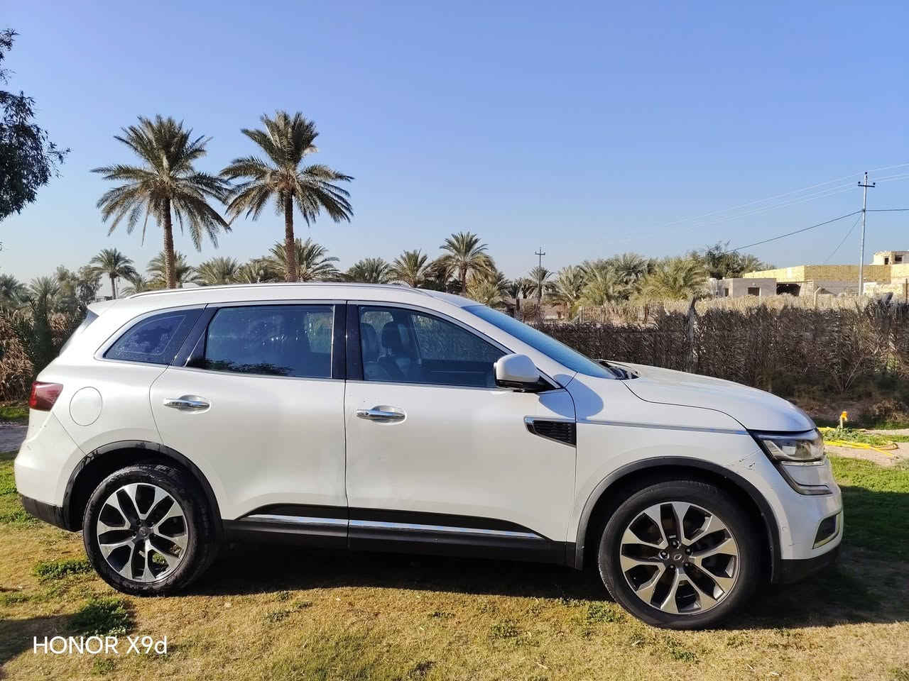 السلام عليكم 

رينو كوليوس 2018

السيارة فووول مواصفات عدا البانوراما 
 

محرك كاز 

السيارةمكفوله عدا ضربه خفيفه كلش ابين البابين جهت العبري 
 
المواصفات : 
* شاشة كبيرة ايباد 
* كشنات كهربائي 
* كشنات تدفئة وتبريد 
* نظام أوتو بارك 
* قطعتين تبريد  
* ليدات امامية لايت ودعامية 
* لايتات زينون اصلي عالي وناصي 
* كاميرا خلفية
* حساسات امامي وخلفي وجانبي 
* رادار خلفي 
* رادارات جانبية
* تحكمات ستيرن 
* كروز سرعة
* اشارات مرايا 
*  هاندبريك بصمة 
* نظام خرائط العراق 
* نظام ايكو وسبورت وكومفورت 
ملاحظه السياره نقص حداديه وراديتر تبريد  وتنظيف نوزلات
السيارة حلوة كلش الشراي يتواصل او يتصل ويدلل 

السعر 120ورقة وبيها مجال ***********
