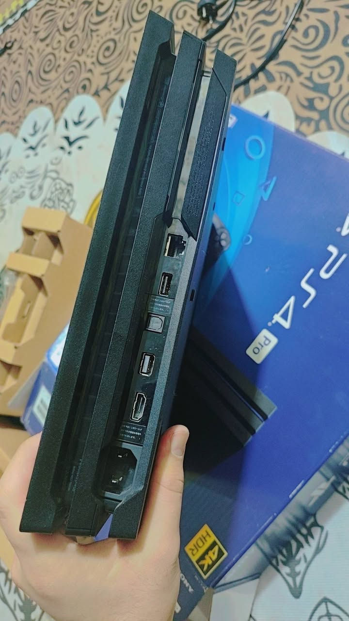 السلام عليكم
بلي 4 برو  ريجن ياباني

ذاكرة 1 تيرا 

استخدام قليل 

السعر 290 وبي مجال 

عنوان بغداد الحسينية 

***********
