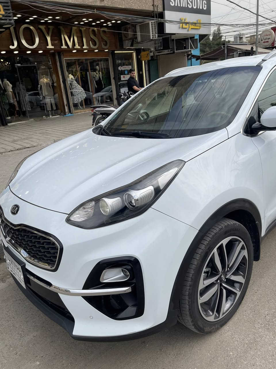 سبورتج خليجي وكاله دوليه
موديل 2020  
حساس امامي خلفي 
كامره 
محرك 2000 الفين دوش 
ماشي 83 الف ع ايدي من زيرو 
داخل عسلي 
رقم بغداد بسمي 
مري كهرباء 
مكان سياره بغداد الدورة شارع ابو طيارة ✈️ 
سعر 197
تلفون ***********
