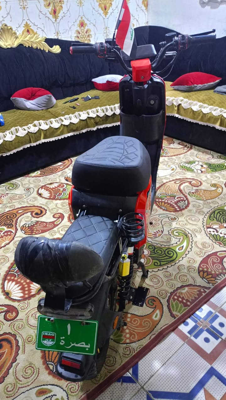 دراجه شحن ار 9احمر واسود كلش نظيفه وكامله وسريعه شادلها عقل72فولت بيها بطاريات حجم 16سعر 375بصره نواب ظباط مقابل مستشفى العسكري ***********
