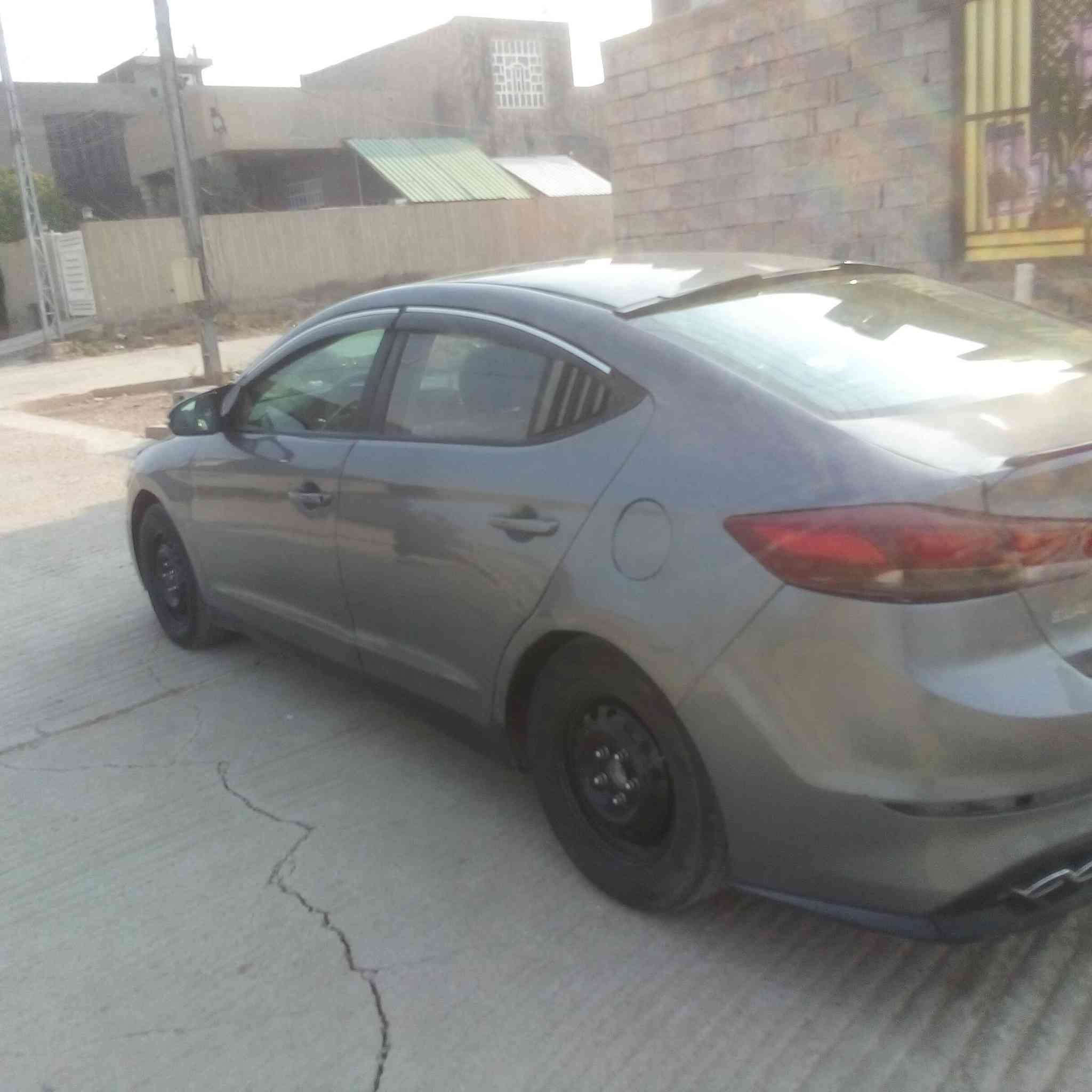 سلام عليكم النترا وارد امريكي 2018 سعر 115 وبيه مجال الطيبين بيه معجون بلعراق جاملغ امامي ايسر وجاملغ خلفي ايسر *********** رقم بغداد خاص مفتوح
