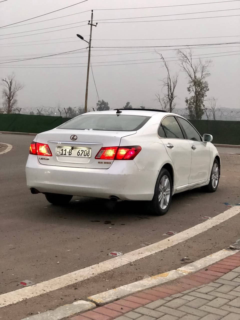 لگزز موديل 2008 فول مواصفات
السعر 89 $ 
فولل مواصفات 
بصمة تشغيل + ابواب 
فتحة سقف
داخل عسلي 
محرك 3.5  . v6
تخم تاير جديد 
باتري جديد 
سيارة جاهزة رقم بغداد مميز رباعي
جديد حتى هزة ما تحتاج
مكان السيارة بغداد الكرادة 
للتواصل :  ***********
