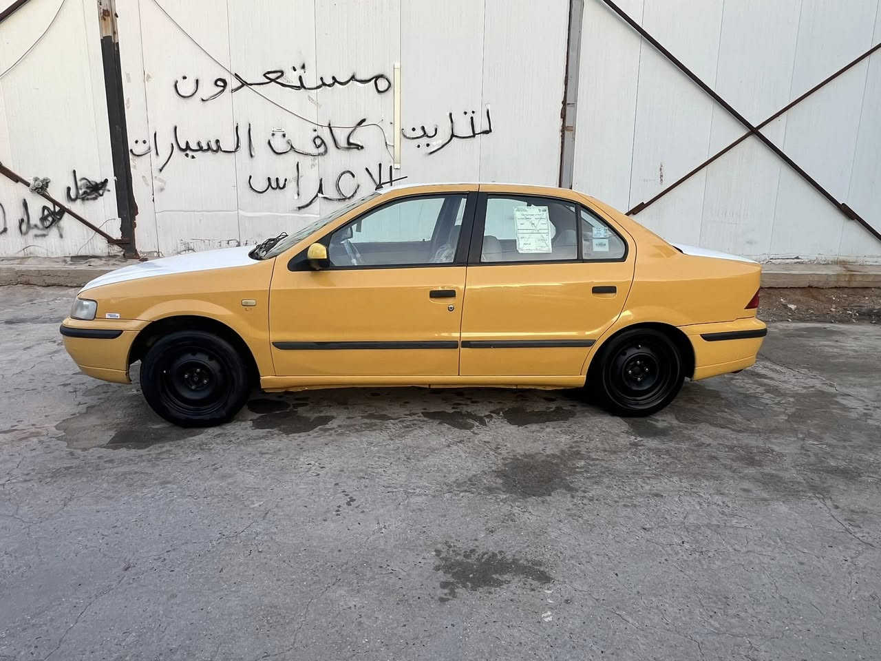 السلام عليكم سمند 2013 مسجلة 12 رقم بغداد مصفرة هيئة وغرامات السيارة كفاله عامه فقط صبغ بالجاملغ الامامي الايمن بدون ضربه وبدون فتح والباقي مكفول السيارة بلاديه بدون تعمير ماشية 190 كير ومكينه جدد حدادية جديدة تدفئة تبريد شغال دواخل شركه جاهزة من كلشي شرط التحويل السعر 47 وبيه مجال بسيط مكاني بابل للاتصال 
***********
