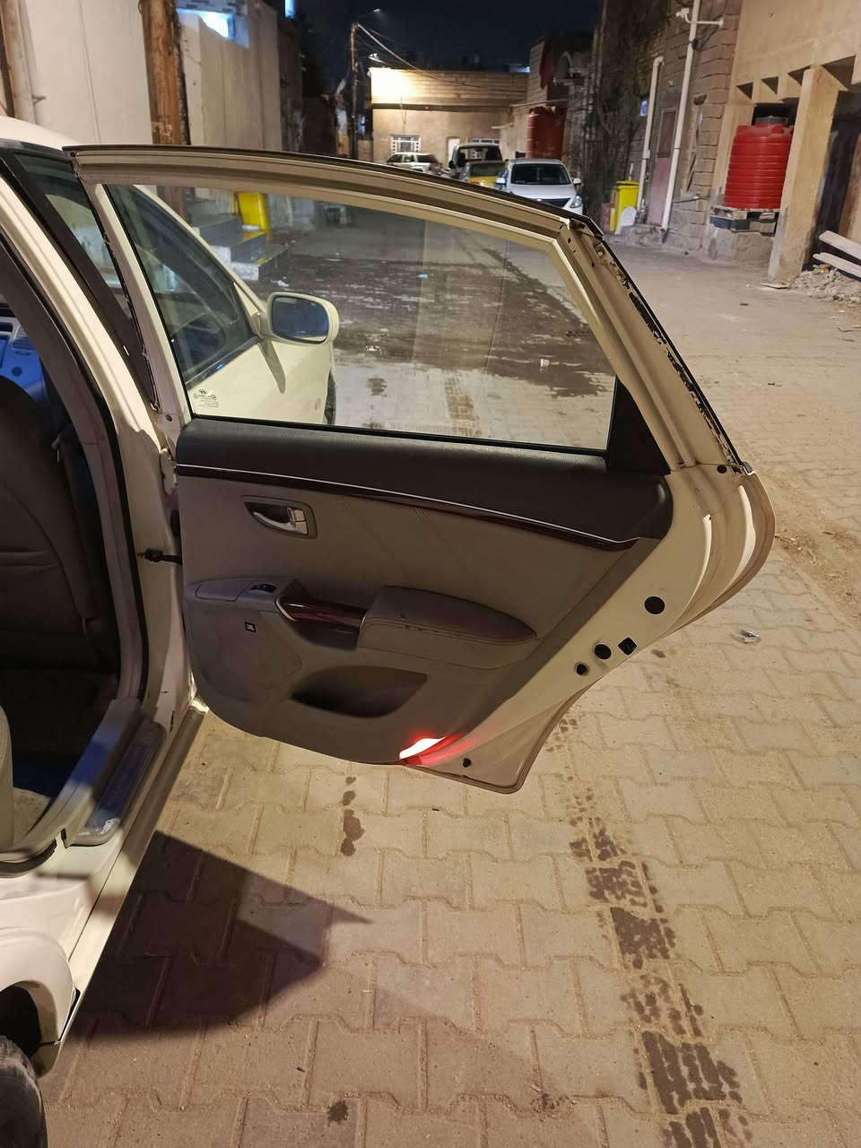 ازيرا 2010 ادوات كصه جنطه
ولباقي كله مكفول كير محرك تدفئه تبريد حداده وتايرات بالجيس سياره جديده فول مواصفات السعر 45 قفل العنوان البصره ***********
