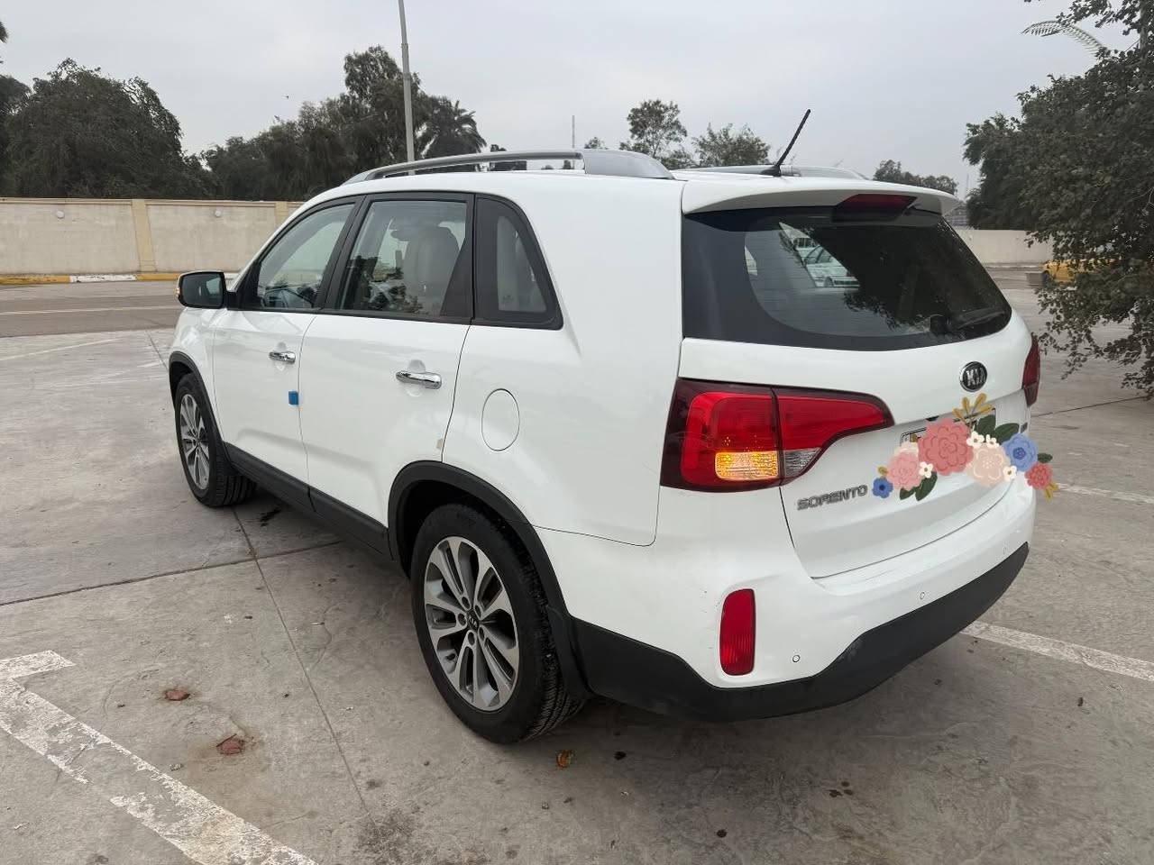 اللهم صل على محمد وعلى ال بيته  الطيبين الطاهرين
كيا سورنتو موديل 2014 خليجي   . فول عدا الفتحة
السياره ماشية 120 الف كليو
اي ارباك ما طاك بيه بدون ايرباك 
محرك 2400 GDI
بصمة : تشغيل - ابواب 
لون ابيض 
كشنات جلد لون بيجي  
اضواء ترحيب عند الاقتراب مع ترحيب داخلي 
منافذ يو اس بي
كاميرا خلفية
تايرات وباتري جديد 
مكان الكاظمية 
السعر 177$


**إذا كنت صاحب هذا الإعلان وتريد حذفه لأي سبب، رجاءا أرسل رسالة إلى الدعم الفني**