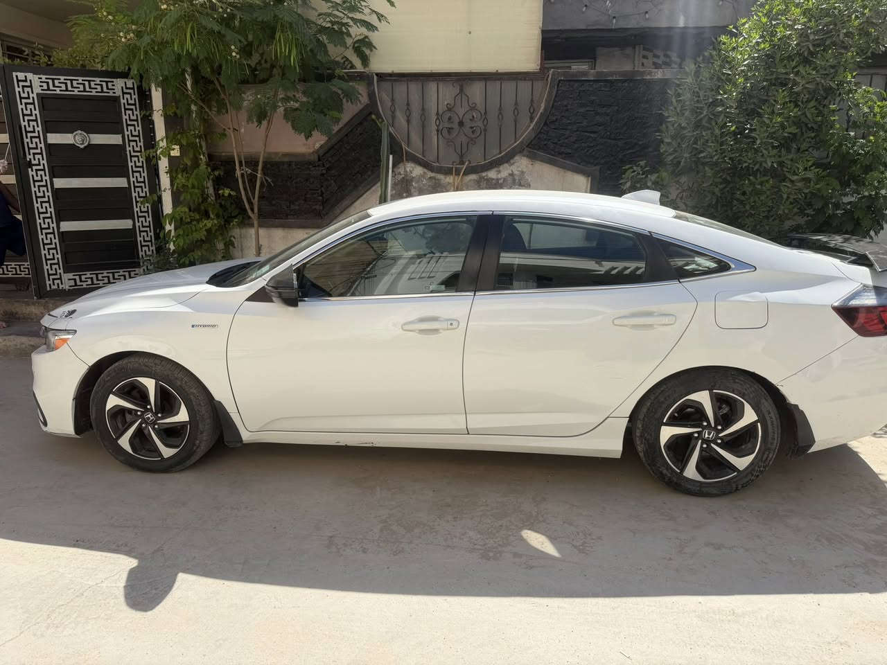 السلام عليكم ورحمه الله
هوندا انسايت 2022 هايبرد

فئه EX

محرك 1500 هايبرد اقتصادي

151 hp

تفويله تمشيك فوك 850 كيلو حسب دوستك

كير دكم

كير Electric cvt

كاميرا خلفيه

٣ وضعيات للكامره الخلفية

كاميرا جانبيه

رادار امامي

مثبت سرعه

شاشه جبيره

تدعم ابل كار بلاي اندرويد اوتو

اتجاهات ع عداد تطلع

تحكم ستيرن جهتين

[]

السياره ماشيه 105k
اقتصاديه وحلوه معروفه شنو الانسايت حادث السياره لا ماثر  مثل ما موضح بل صوره ع بطاريات لا عله منضومه الهايبرد  السياره   دعاميه 
وصار بيها حادث جوه قبق البانزين هنا بل عراق  
السعر 130
للبيع او مروس حسب القناعه 

مكاني بغداد 
***********
