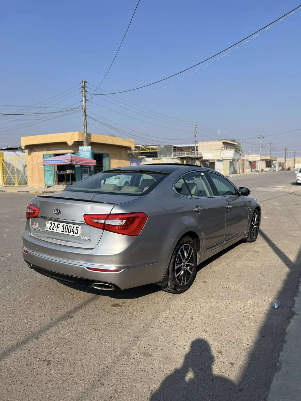 السلام عليكم
كيا كادنزا 2014 فول موصفات VIB خليجي تفاصيل:

بصمة تشغيل
بصمة ابواب 
 سقف بنوراما
شاشة بلوتوث
بردة خلفية كهرباء
سايد بريك دكمة
اوتو هولد
تدفئة تبريد بالكشنات شغاله 
نضام تراكشن
مري شفط
تحكمات خلفية 
نضام ترحيب
جام اوتو 
كامرة خلفية
حساسات
كشنات كهرباء وجلد
ستيرن كهرباء 
كشنات ميموري
مري قلاب عالبك
دوسات ليزرية
لايتات زنون بلادي 
شفتات بالستيرن شغالات
تحكم ستيرن جهتين
كروز سرعة
وبعد بيها هواي موصفات ومعروفة ال VIP
مكفولة من الصبغ والفتح والتبديل بيه فقط بارد بدون دواخل شرط
صدر امامي خلفي متسمع بي اي صوت 
تخم تاير جديد شرط جديد
محرك 3500cc 
محرك وكير مكفول
كهربائيات مكفول 
رقم اربيل 
 شرط تحويل سنوية 2029 
السعر 132وبية مجال 
***********
مكاني صلاح الدين قضاء بلد 
وكلشي اكو بالسوك واكو حته بالشده
