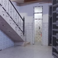 بيت للبيع منطقة الاستكشافات شارع الميه عله شارع التبليط وشارعين رئيسيا...