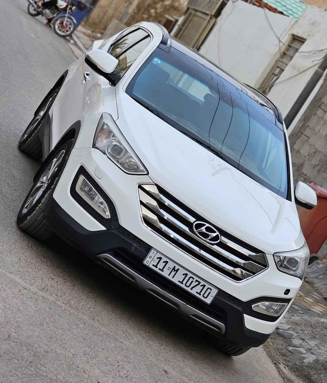 السلام عليكم.. سنتافي كويتي خليجي 2015 
السياره على وضع الشركه فول 1\1 معروفه الكويتي  ((حادث قطعه وحده فقط باب الصدر بي طخه و مبدل باب وكاله ))
رقم بغداد انكليزي تحويل مباشر 
محرك 6 
7راكب 
3قطع تبريد 
بانوراما 
كاميرا دواره وحساسات 
لد ابيض 
شاشه لمس 
كشن جلد
بصمات تشغيل وابواب 
مري شفط +اشاير مري +ترحيب 
مانع انزلاق 
نزول منحدرات 
4×4 
وضعيات قياده كامله 
تدفئه وتبريد بالمقاعد 
تحكم بجميع وضعيات المقاعد 
سايد بريك دكمه 
زراكات لايت 
نضام ECO  وبعد بيها مواصفات
 
كربلاء طويريج.. سعر 175 وبيها مجال ***********
