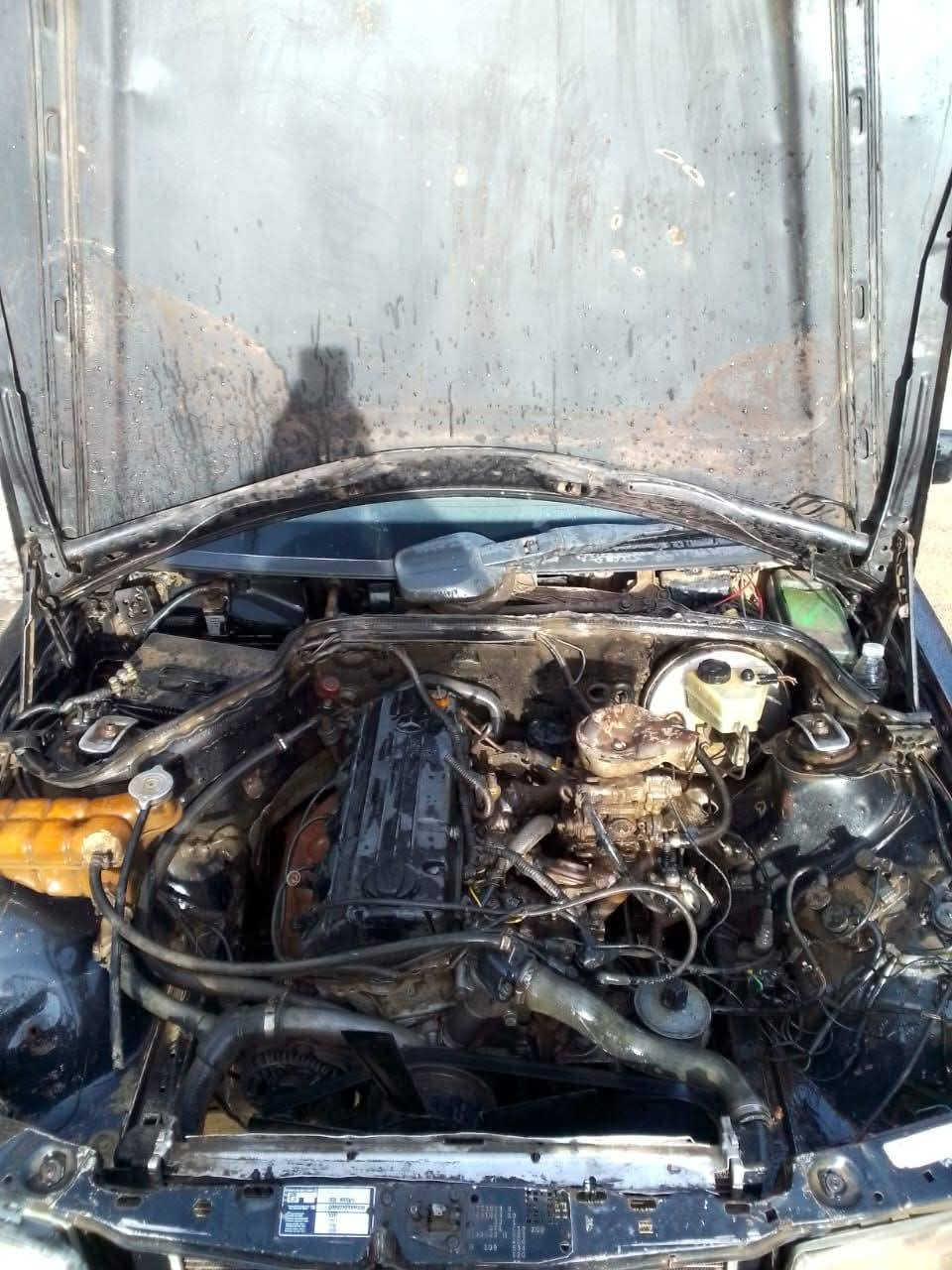 سلام عليكم سيارة مرسيدس مديل 90 وحجم 190 رقم نجف مكينه وكير جدد مالت كصه الاستفسار *********** سعره 25 وبيه مجال
