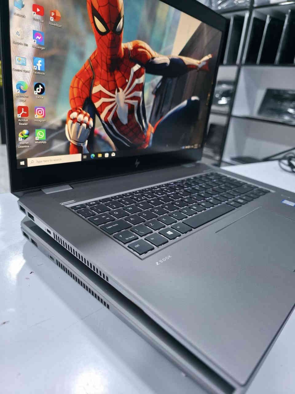 🔥 #عرض_خاص_وعلى_قطع_محدودة 🔥
💼 #لابتوب_رجال_الأعمال_والمصممين
⚡ أداء عالي يناسب التصميم والألعاب ⚡

💻 HP ZBOOK 15 G5 💻
🔹 المعالج: Intel Core i7-9750H (الجيل التاسع)
🔹 الرام: 16GB DDR4
🔹 التخزين: SSD 256GB
🔹 كرت الشاشة:
NVIDIA Quadro T1000 بسعة 4GB
Intel UHD 630 بسعة 8GB
💥 المجموع الكلي = 12GB كرت شاشة
🔹 الشاشة: 15.6" Full HD
🔹 كيبورد مضيء – تصميم أنيق وجودة عالية

💸 السعر: 565,000 دينار فقط 🔥 (السعر ثابت)

🎁 الملحقات:
حقيبة 💼 + ماوس 🖱 + شاحنة 🔌

📍 العنوان: الأنبار – حديثة – بروانة
🚚 خدمة توصيل لجميع محافظات العراق

📞 الاتصال: ***********
💬 واتساب: ***********

#Smart_View #ZBOOK_G5 #لابتوبات #عروض_العراق #HP #عرض_خاص
