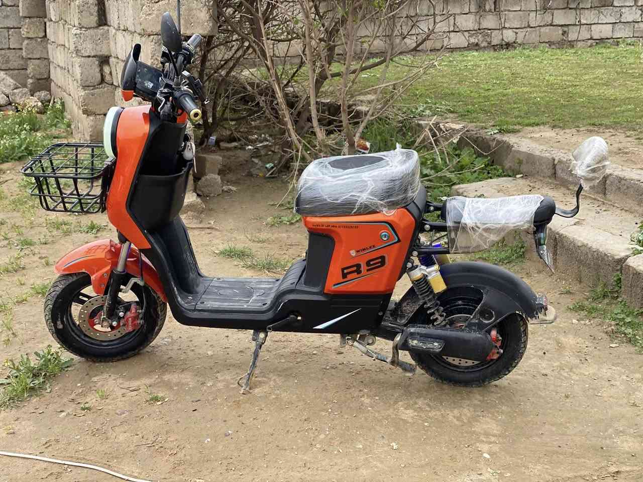 السلام عليكم موطورشحن جديد للبيعR9.                               السعر425وبي مجال ***********
