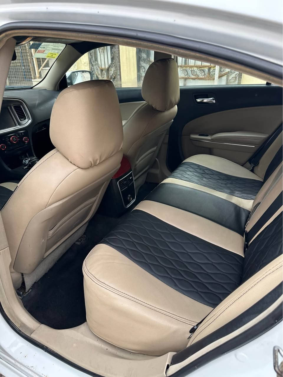 السلام عليكم دوج جارجر موديل ٢٠١٢ كندي كفاله ضربه وصبغ رقم بصره دولي داخل بيجي شاشه جبيره كير طياره 
جاهزه للاخير تخم تاير حداده عربانه خلفيه كله جديد ماناقصهه شي عنواني بصره شط العرب ***********
مراوس بكورلا حسب القناعه Singapore
