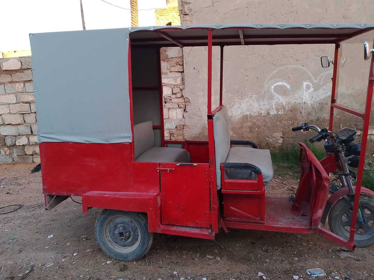 السلام عليكم هيه تكتك هيه ستوته شحن للبيع كلشي شغال اي عطل مابيه بطارياته مصطره الشراي ***********
