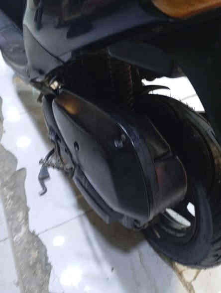 دراجه سازوكي على حالة الوكيل دراجه جديده شغاله سلف وهندر بيه صالنصه رياضي مفتوحه مره وحده تاير خلفي جديد البارحه مبدله الدراجه ما بيه نقص السعر 275 الرقم ***********
