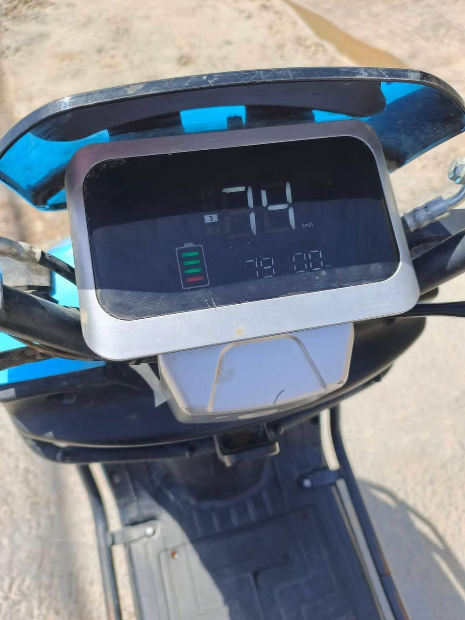دراجه شحن 🔋⚡تيسلا 🛵
6 بطارية  🪫
يوجد نظام ال R  
لايت طكتين عالي ونصاصي 
يوجد نظام قاطع دوره من الجنطه 🎒
سماعه  بيها 🎧
اشاير يمين يسار 👈👉
دبل اشاره ✌
منفذYsp ⚡
دراجه خير من الله 
بطارية جيدة قبل يومين مبدلهن 
ثلاث نمر بيه 
سرعة 70 🚀
+ بيها حمايه للدرجه درع 
ملف حجم 1200
            السعر 700 قابل للتفاوض         
اي استفسار رقم الهاتف ***********
