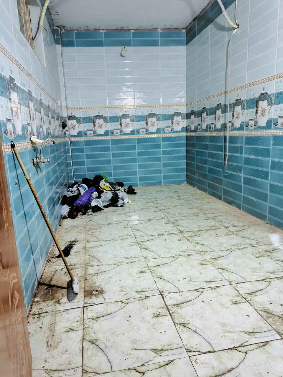 شقه للايجار
قرب الفلكه شارع بني زيد جاهزه و نضيفه
حاليا فارغه جيب غراض وسكن
للاستفسار ***********
