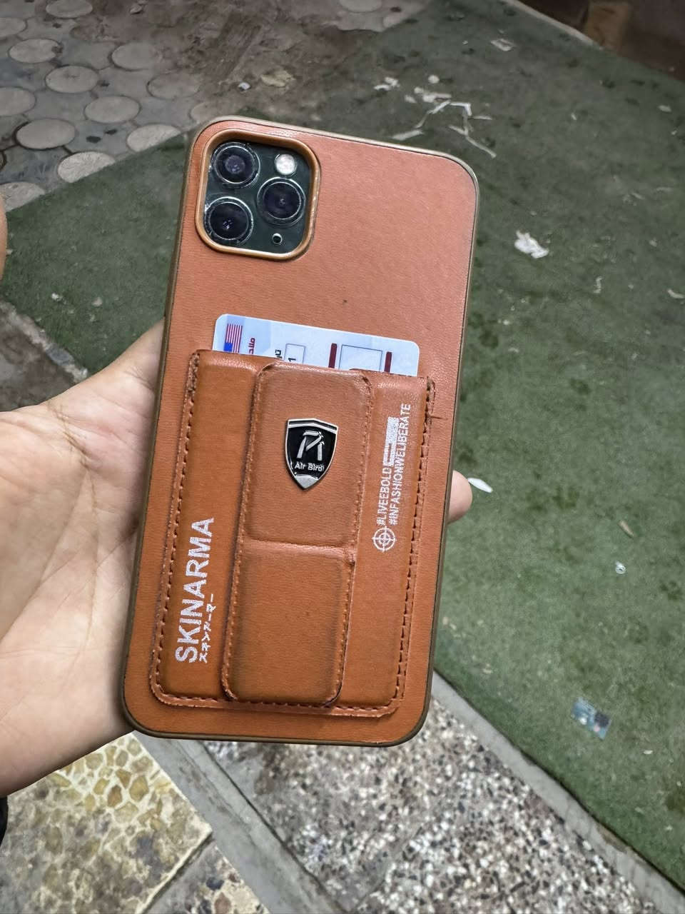 سلام عليكم
للبيع فقط 
11 برو ماكس ذاكره ٢٥٦ 
دبل شريحه جهاز نضيف جداً
مبدل شاشه وبطاريه اصليات موضح بصور 
سعر 250 الف قفل 
فقط الفطر يم الكامرات غيره مكفول جهاز بطاريه ١٠٠ ابد ميفقد شحن 
مكاني بغداد زيونة 
موبايل ***********
