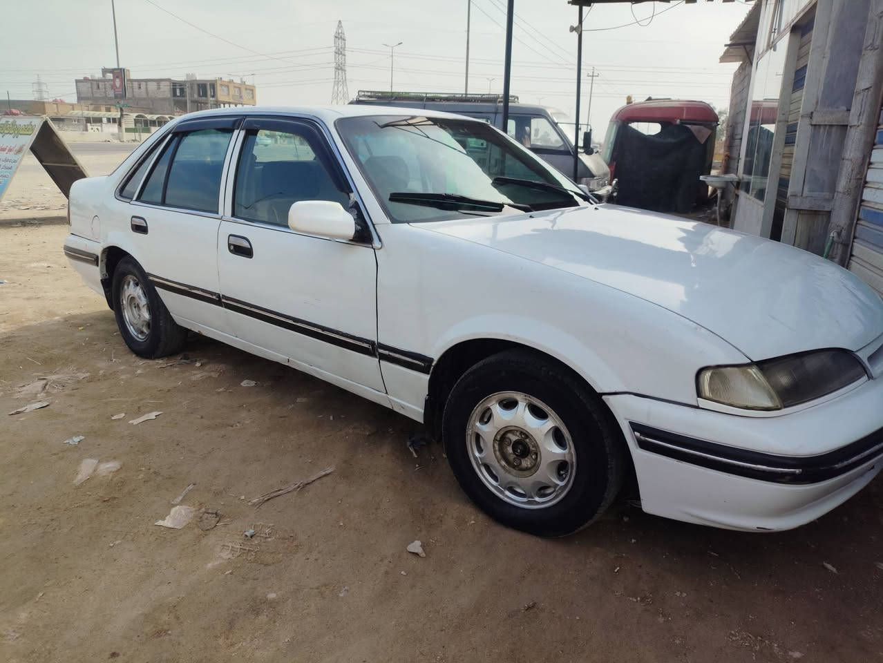 دايو برنس 1994ابل سنويه 2031
هزه صار له 4تيام بسمي كير اوتوماتيك محرك 1800مفتوح
سياره جاهزه من كلشي بس بيه بخار بلمحرك
*********** السعر 30 مكان السياره شارع كربلاء عمود157
