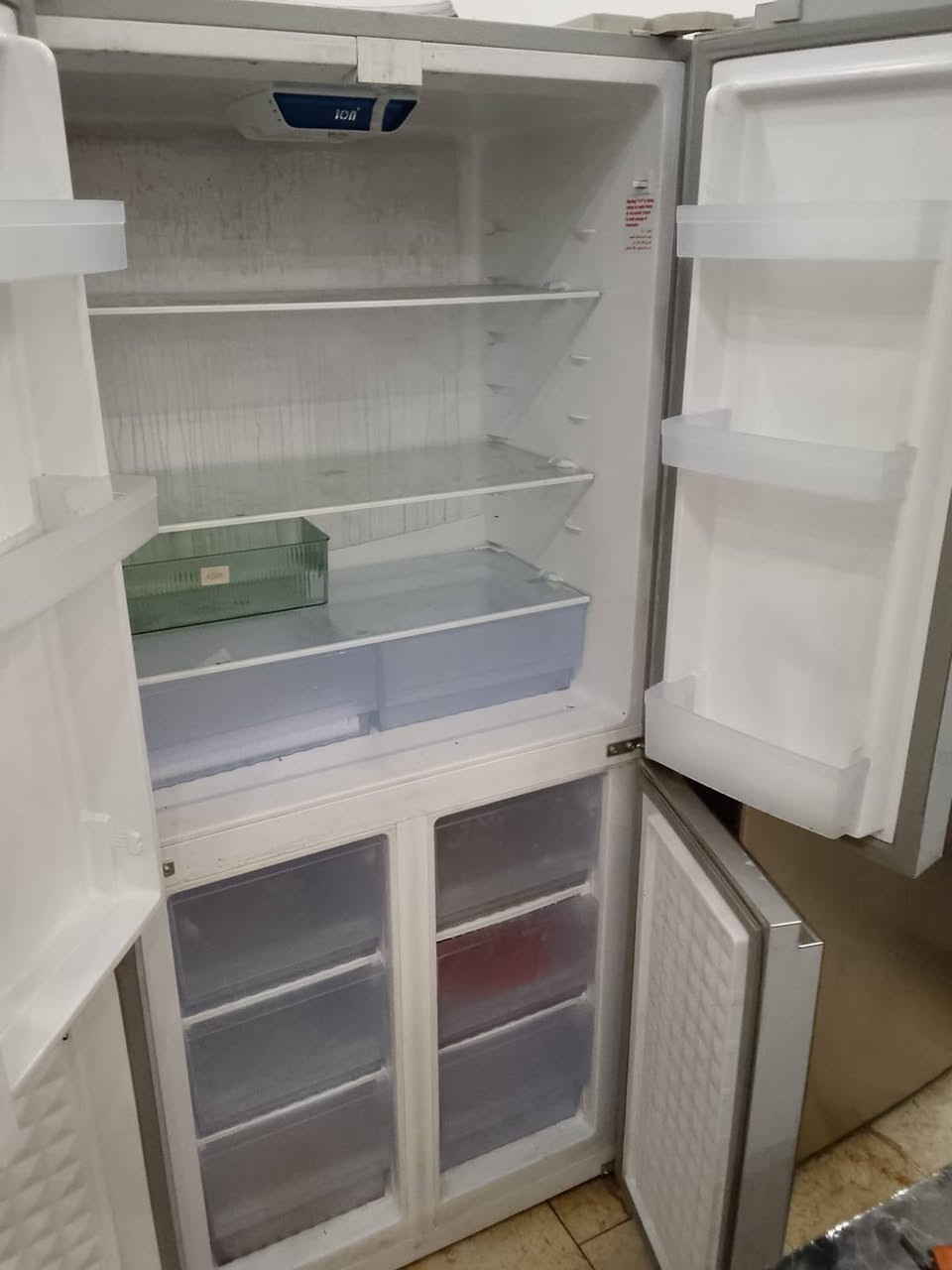 كاونتر جديد
سبلت طن ونص انفيرتر مستخدم شهر 
ثلاجه ظاهري أربع ابواب بعده بالضمان واللزكات 
سخان كيزر جديد ما مستخدم
طباخ أربع عيون 
تانكي مال مي وماتور مي 
ماتور سحب جبير
مبردة
اريد ابيعهم كلهم سوا شيلة وحده 
مليون و 900 وبيهم مجال عند الاعتماد 
***********
