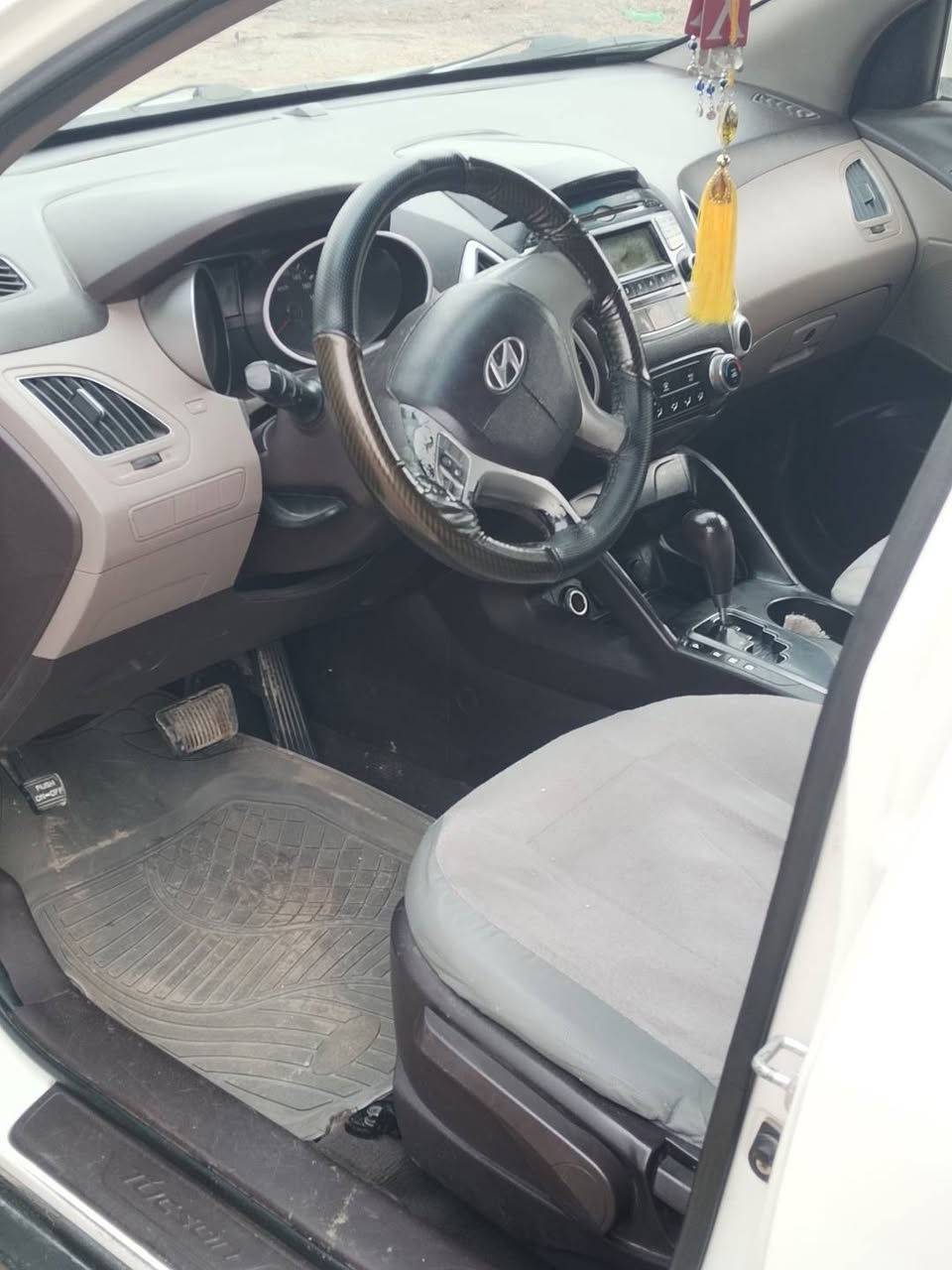 توسان 2013 للبيع كلشي واضح بالسونار محرك كير تبريد كفاله عامه مكاني بابل جبله ***********
