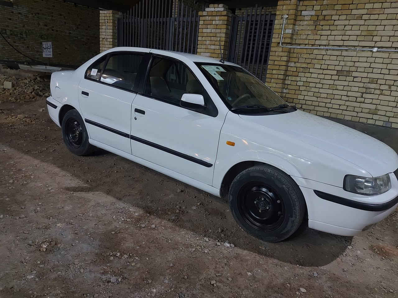 سيارة سمنت للبيع
موديل ٢٠١١
مكفوله من الضربه والتعمير
فقط بنيد مبدل لغرض الطعجه 
دواسات معمره 
السعر 40 وبيها مجال
رقم
***********
