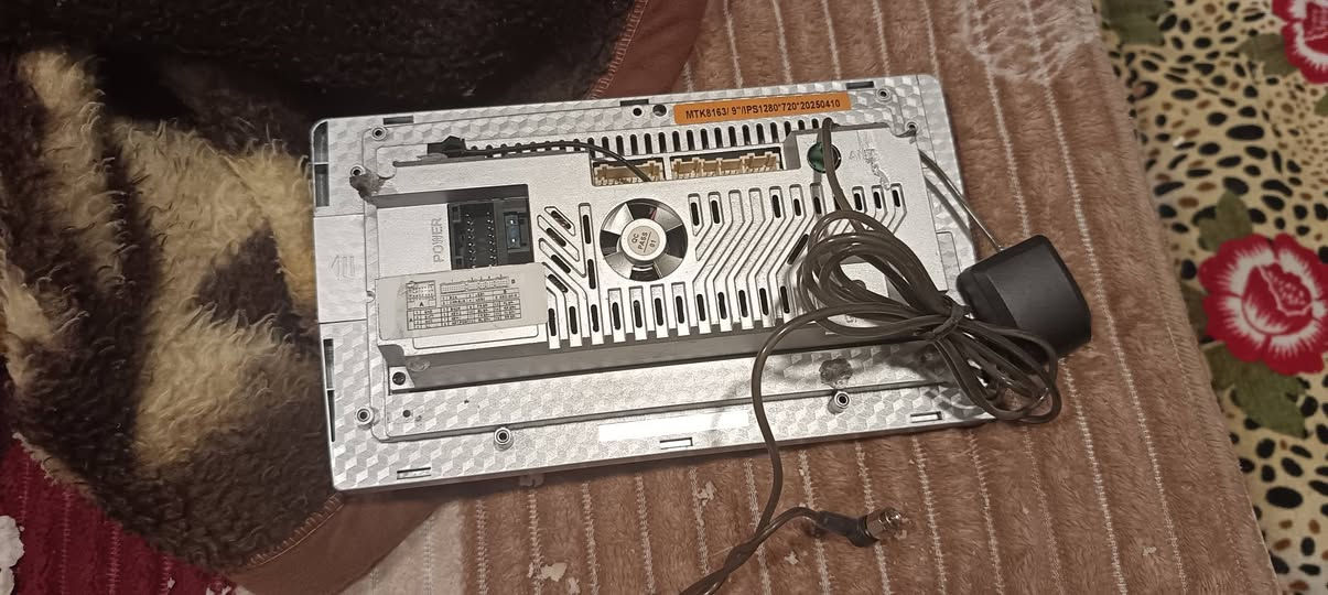 شاشة أندرويد لجميع السيارات
مستخدمه شي قليل شرط
بيها نضام جي بي اس ونضام كامرات وكلشي
السعر 45
موصل الايسر
***********
