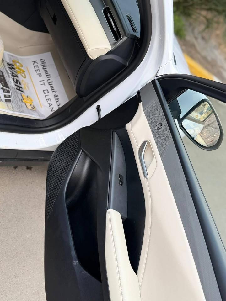 سلام عليكم 
مكلف بالنشر 

الي يسهل امر العالم رب العالمين يسهل امره
الكن بلاس موديل 2025 
السعر  16 مليون الولد عنده عملية الوالدته ومستعجل عل بيعته كلش 
🛑 بطارية ليثيوم فوسفات تدعم الشحن السريع
🛑 شاشة  إنش بنظام ملاحة وتحديثات OTA
🛑 نظام صوتي بـ6 مكبرات صوت + ميزة الكاريوكي
🛑  حساسات وكاميرا خلفية – مثبت سرعة – مقاعد جلد 
🛑  تصميم خارجي عصري بمصابيح LED ومقصورة عازلة للصوت
 
المواصفات 
حساس خلفي 
كامراة خلفية دوارة 
اوتو هولد
تشغيل السياره بصمه مع دخول ذكي
مقاعد جلد 
لايت زينون 
لد نهاري LED
بك لايتLED
3انضمة للقيادة 
مانع تزحلق
مثبت سرعه 
تشغيل عن بعد 
شاشة ذكية تدعم جميع البرامج
 سعة الخزان 65 لتر  اتمشيك 2100 

التواصل علئ الأرقام التالية 

‭٠٧٧٦ ١٢٠ ٠٣٠٣‬
