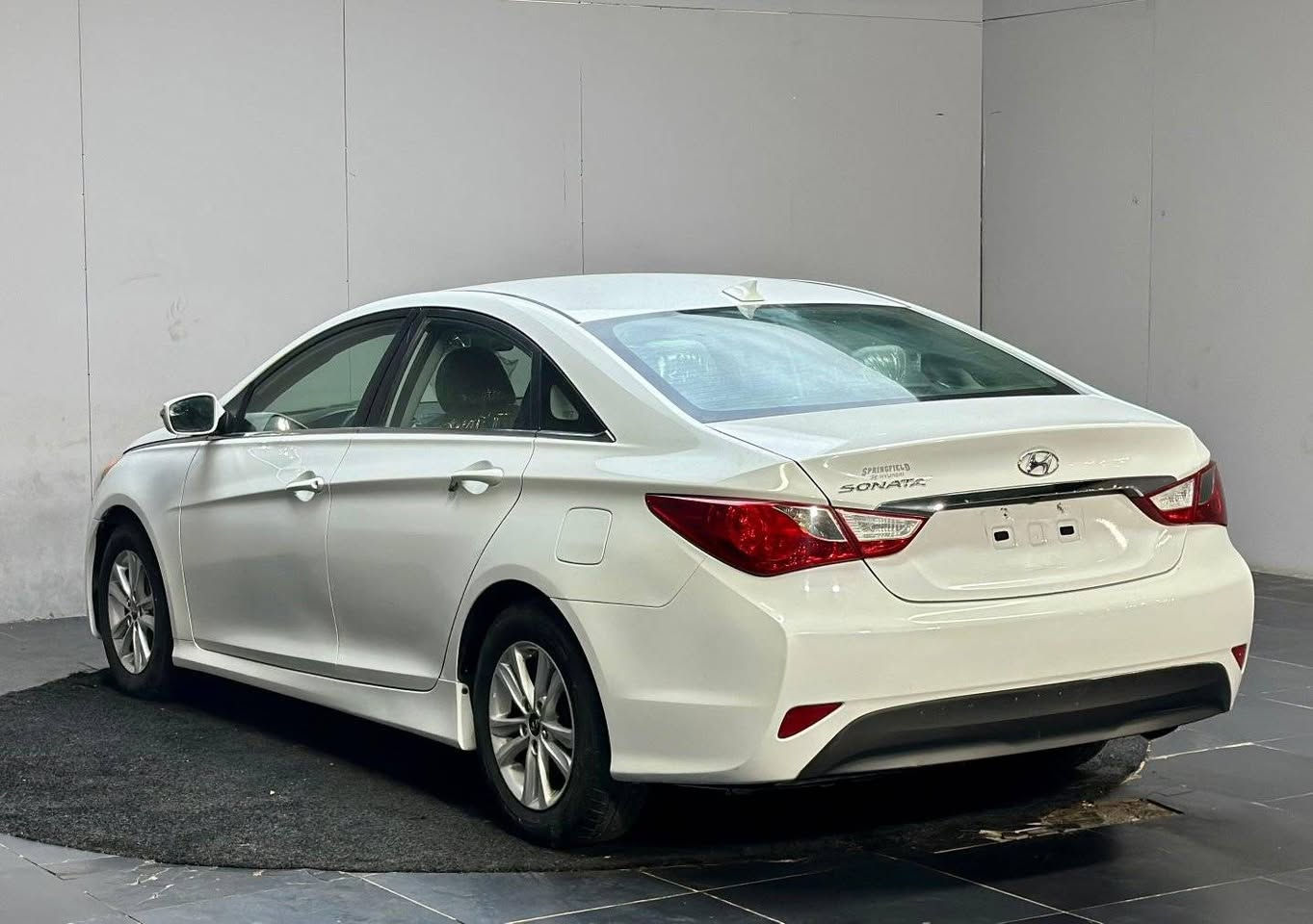 Hyundai sanata 2014 model for sale need call me +971562819435


**إذا كنت صاحب هذا الإعلان وتريد حذفه لأي سبب، رجاءا أرسل رسالة إلى الدعم الفني**