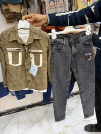 طقم أولاد ٣ قطع • قماش أصلي • ألوان جذابة