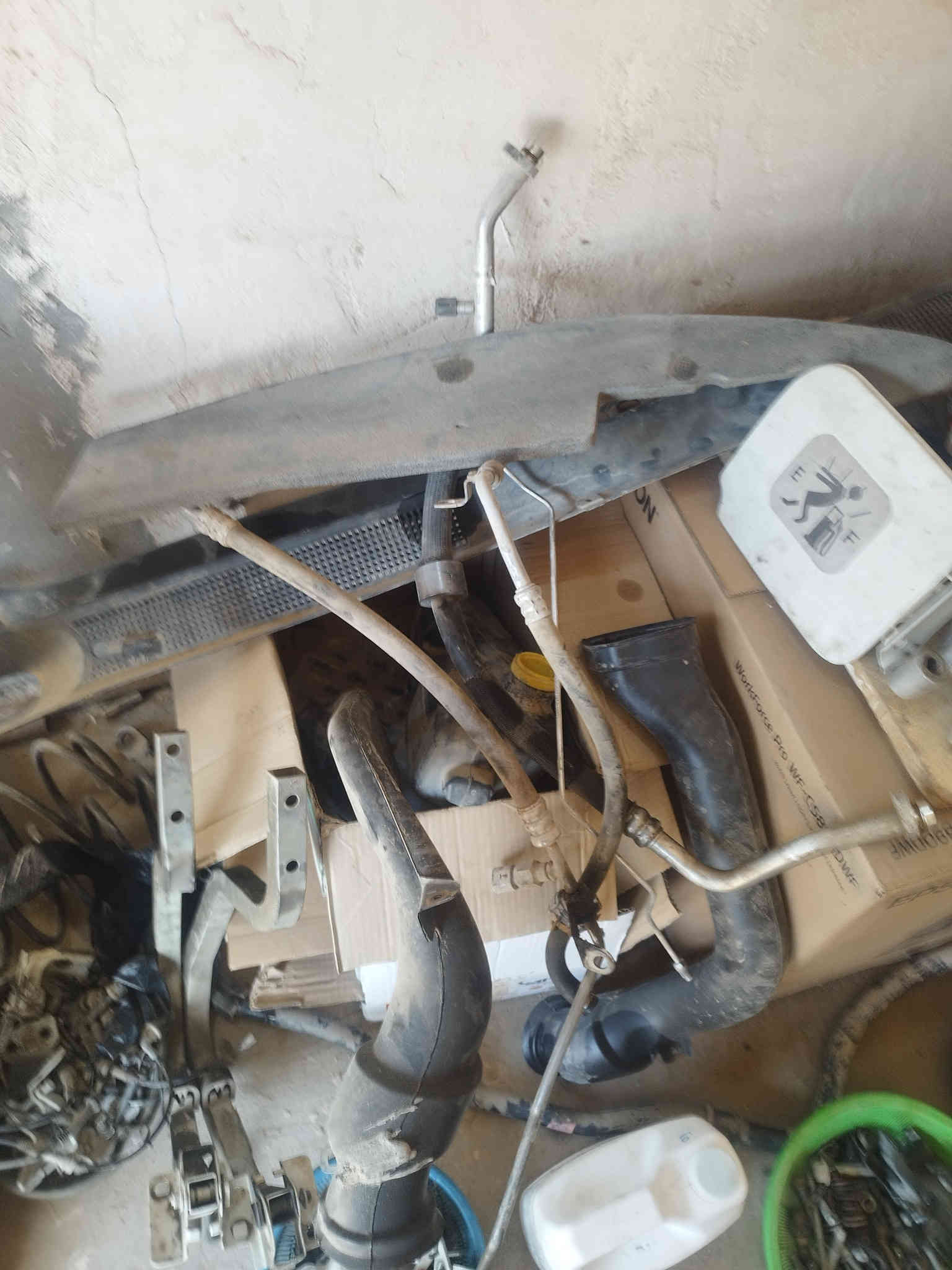 سلام عليكم على بركه الله تم تفصيخ رينو سمبل شنو تريده موجود مكاني ديوانية قضاء  ***********
