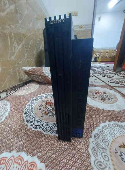 السلام عليكم بلي 2 شغال نقصه بس فلش العاب ويه يده واحد سعر قيم وخذ رقم *********** المكان الخمسه كيلو
