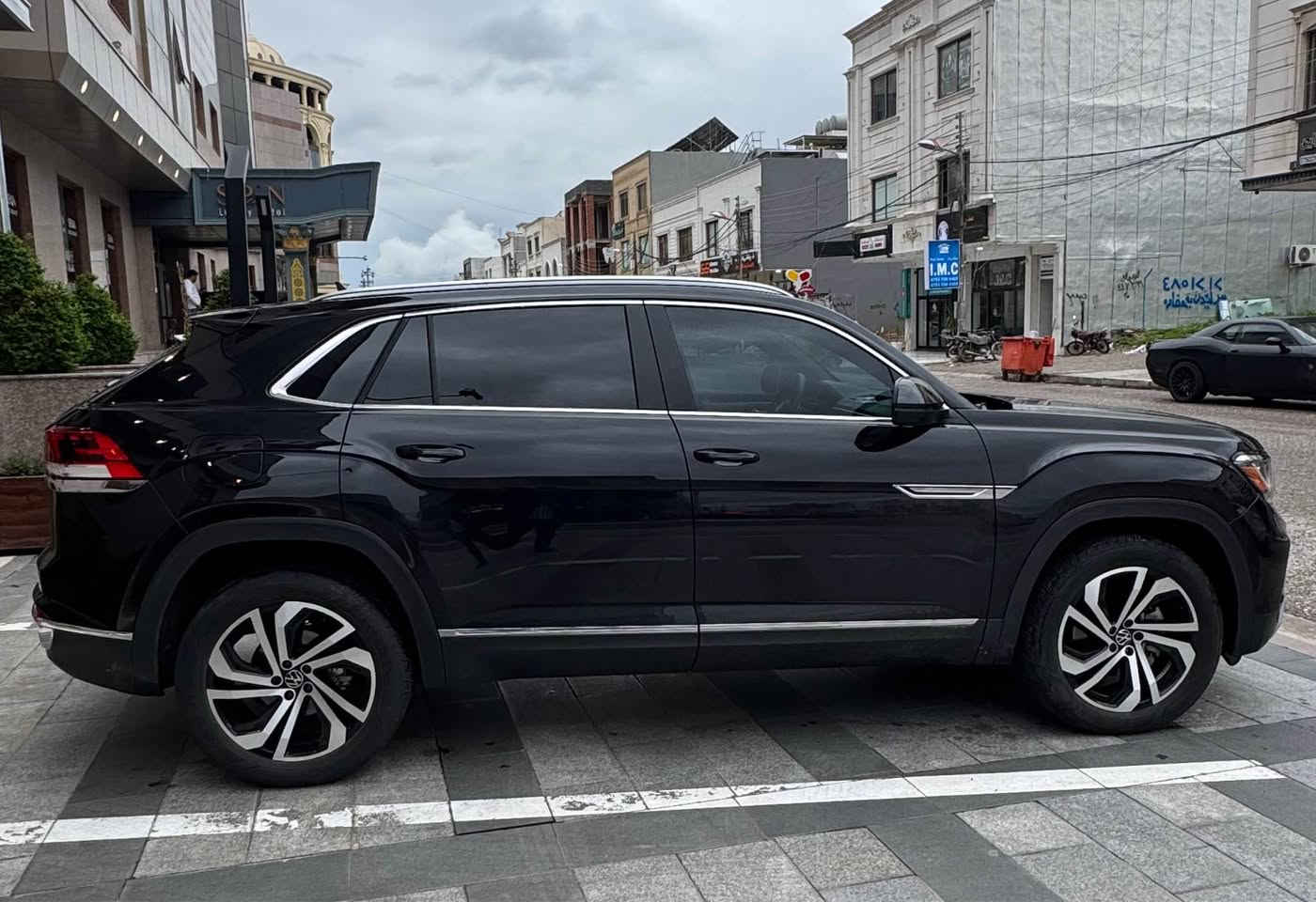 2023 VOLKSWAGEN ATLAS
‏CROSS SPORT SEL premium
6 پستون 3.6L
كشن جلد
رادار 
ختي جادة
كوشن هيتةر
كشن كاربا
شاشة الكتروني
دةبل اكسل
پانوراما
ئاوينة رادار
سنوق شفت
ئوتو ستؤپ
قطعة تين تبريد
لايت pull
جامةكان فول ئؤتو
بريك بصمة
4 مودي ليخورين
كشنةكاني دواوة متحرك
شوين هةولير

1 پارچة صبوغة بئ ژووري أربيل, العراق


**إذا كنت صاحب هذا الإعلان وتريد حذفه لأي سبب، رجاءا أرسل رسالة إلى الدعم الفني**