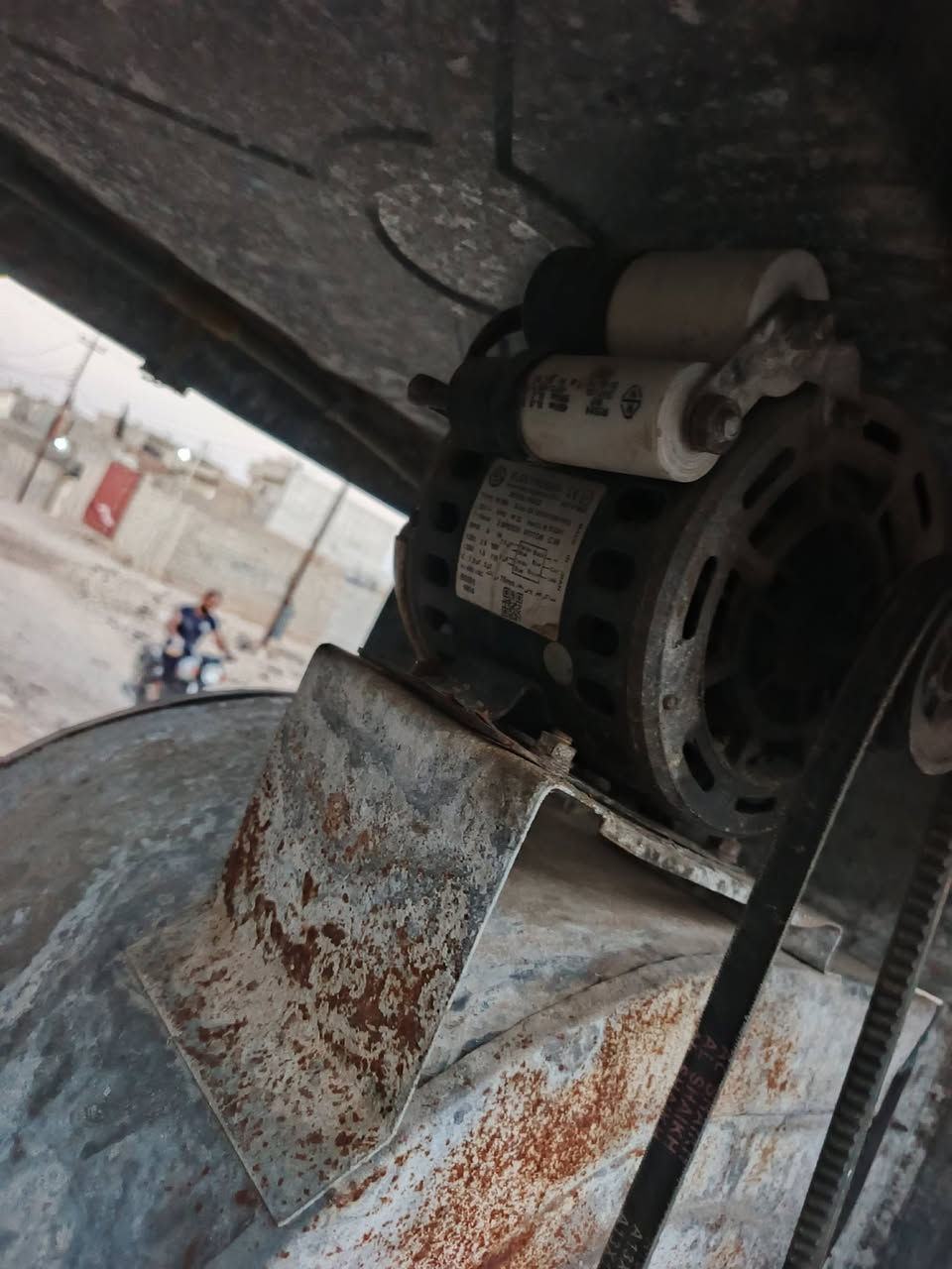 السلام عليكم مبرده شرط نظافه كل عيب ما بيها سعر 65 ومجال بسيط***********
