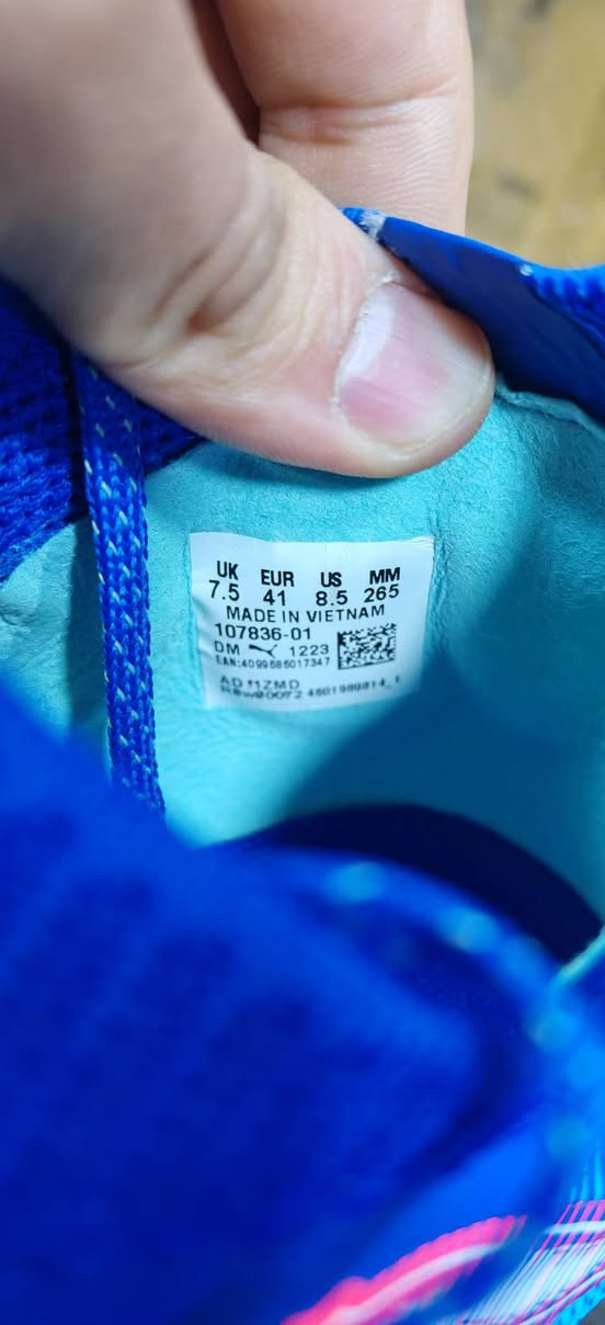 حذاء كرة القدم هو من ماركة بوما، وتحديداً موديل فيوتشر 7 برو (Puma Future 7 Pro)
نسخة نيمار 
جوكر تارتان ثيله 
قياس 41 
40 الف 
كربلاء حي الحر قرب مجمع ليمونه 
لايوجد توصيل


**إذا كنت صاحب هذا الإعلان وتريد حذفه لأي سبب، رجاءا أرسل رسالة إلى الدعم الفني**