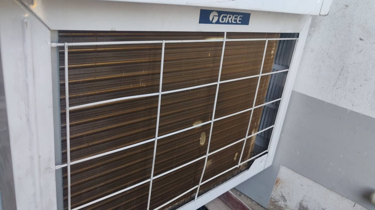 مكيف نوع كري جديد حيل سعره ٢٥٠ قفل رقمي *********** مكاني مدينه الصدر غاز ٤١٠
