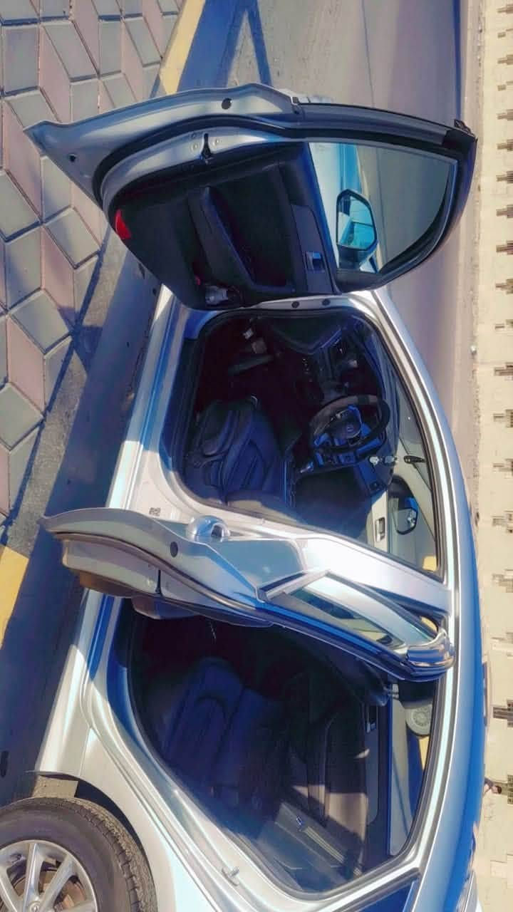 🚗 للبيع | هيونداي سوناتا 2020 وارد كوري 🇰🇷

✔️ موديل: 2020
✔️ وارد: كوري
✔️ المحرك: دوش (المطلوب)
✔️ ناقل الحركة: أوتوماتيك (AT) المطلوب
✔️ التبريد والكهربائيات: بحالة ممتازة
✔️ تبريد أمامي وخلفي ❄️
✔️ كشنات جلد فخمة 🪑
✔️ مانع انزلاق (Traction Control)
✔️ إشارات على المرايا
✔️ شاشة داخلية
✔️ السيارة مكفولة، وجميع الملاحظات موضحة بكل شفافية في تقرير السونار.
✔️ رقم البصرة (خصوصي)
✔️ السنوية مجددة لغاية 2027
✔️ مشروع وطني
✔️ الممشى: 83 ألف كم فقط

السيارة معروفة بمواصفاتها وتجهيزاتها الخاصة بالوارد الكوري، وحالتها تستحق المعاينة.

💰 السعر: 155 مليون دينار (قابل للتفاوض)

📍 الموقع: البصرة
📞 للاستفسار يرجى التواصل على الواتساب أو اتصال: ***********
