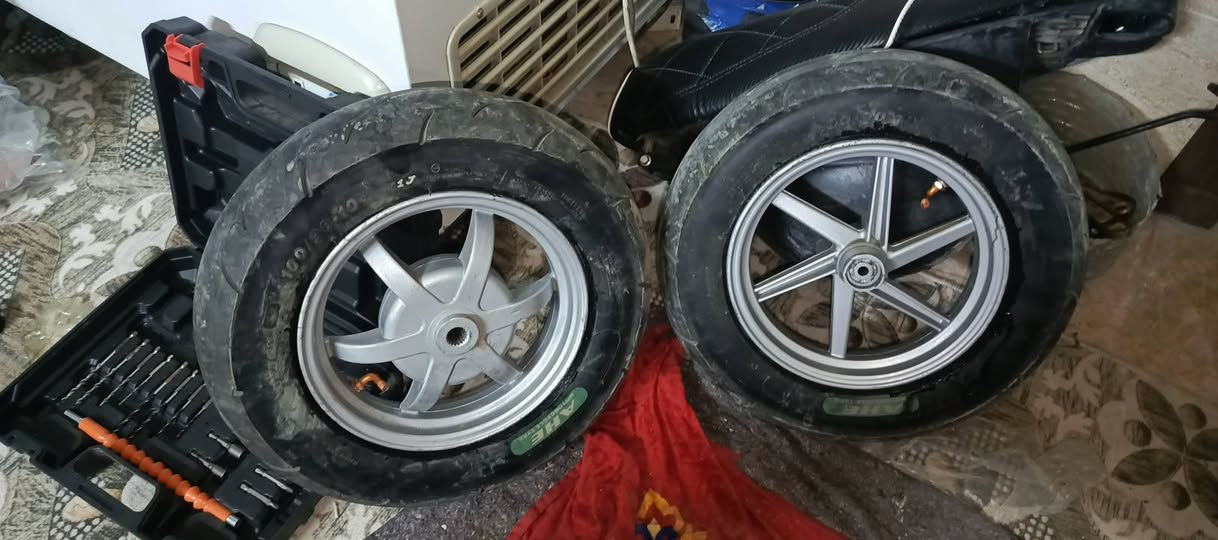 تزويد للبيع مشمشي ووياله مسدود
صدر مشمشي اصلي فلاوين اصلي شيال اصلي وياله مسدود لوياله شرط لاطسه ولاعواج
الصدر 75 وبي مجال 
شيال 45 وبي مجال
فلاوين 15 قفل
 او مراوس الصدر بتجاري وفرق وفلاوين مراوس بكرزي وشيال هم مراوس بكرزيي توصيل موجود..


**إذا كنت صاحب هذا الإعلان وتريد حذفه لأي سبب، رجاءا أرسل رسالة إلى الدعم الفني**